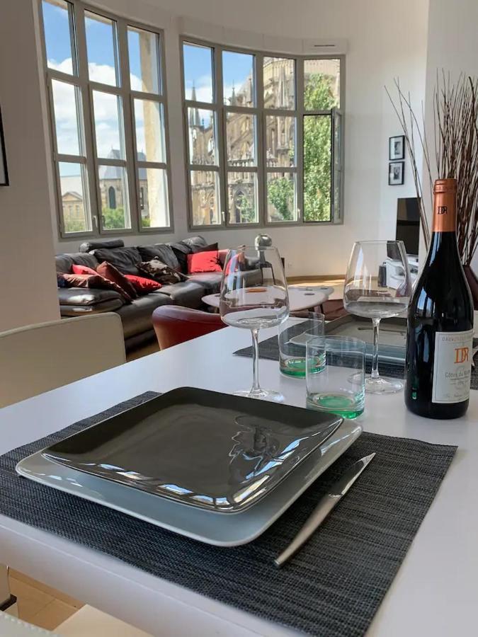 Apartament Loft Des Sacres - Vue Unique Sur La Cathedrale Reims Zewnętrze zdjęcie